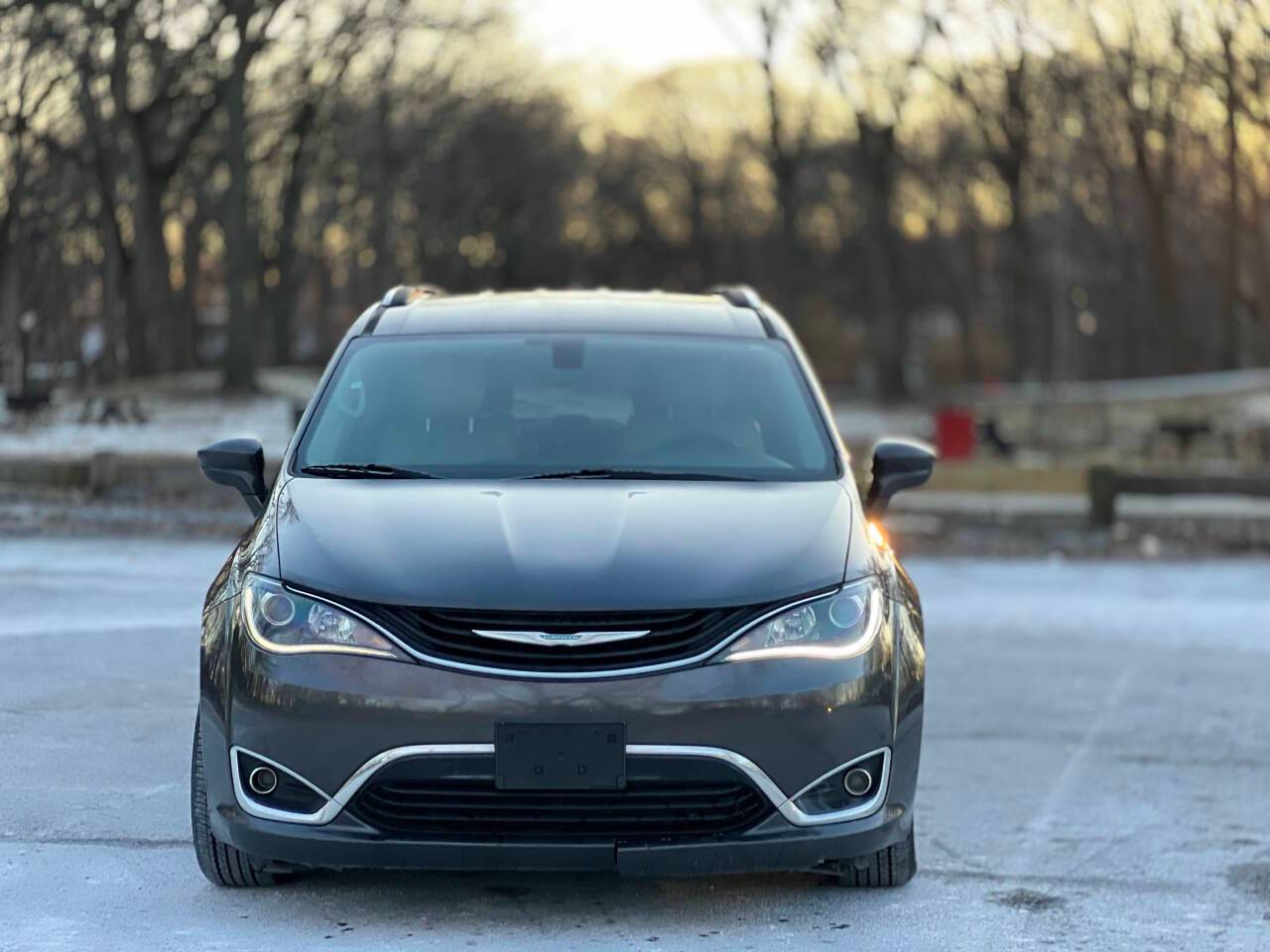 2018 Chrysler Pacifica Hybrid Touring L — Minivan — 177,555 mi — Ridgewood, NY