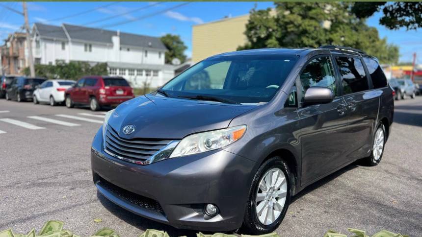 2014 Toyota Sienna XLE — Minivan — 178,940 mi — Ridgewood, NY