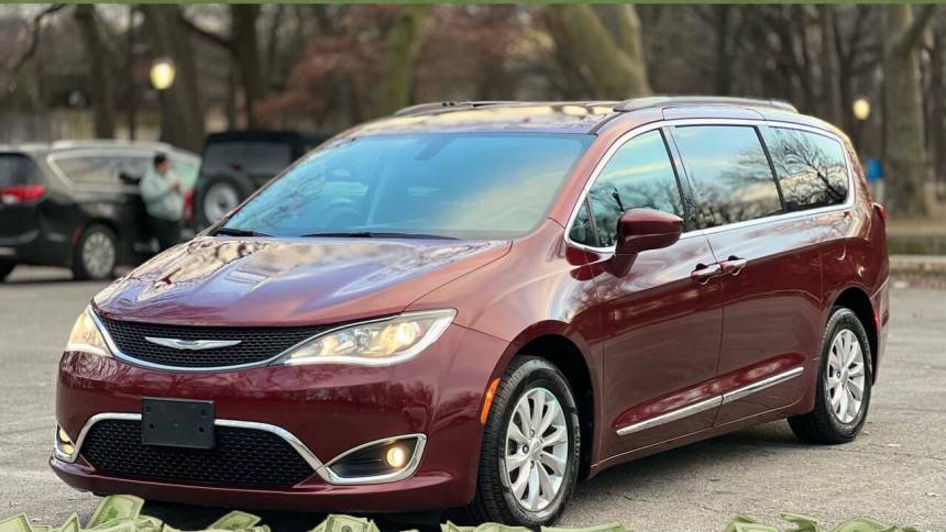 2017 Chrysler Pacifica Touring L — Minivan — 76,582 mi — Ridgewood, NY