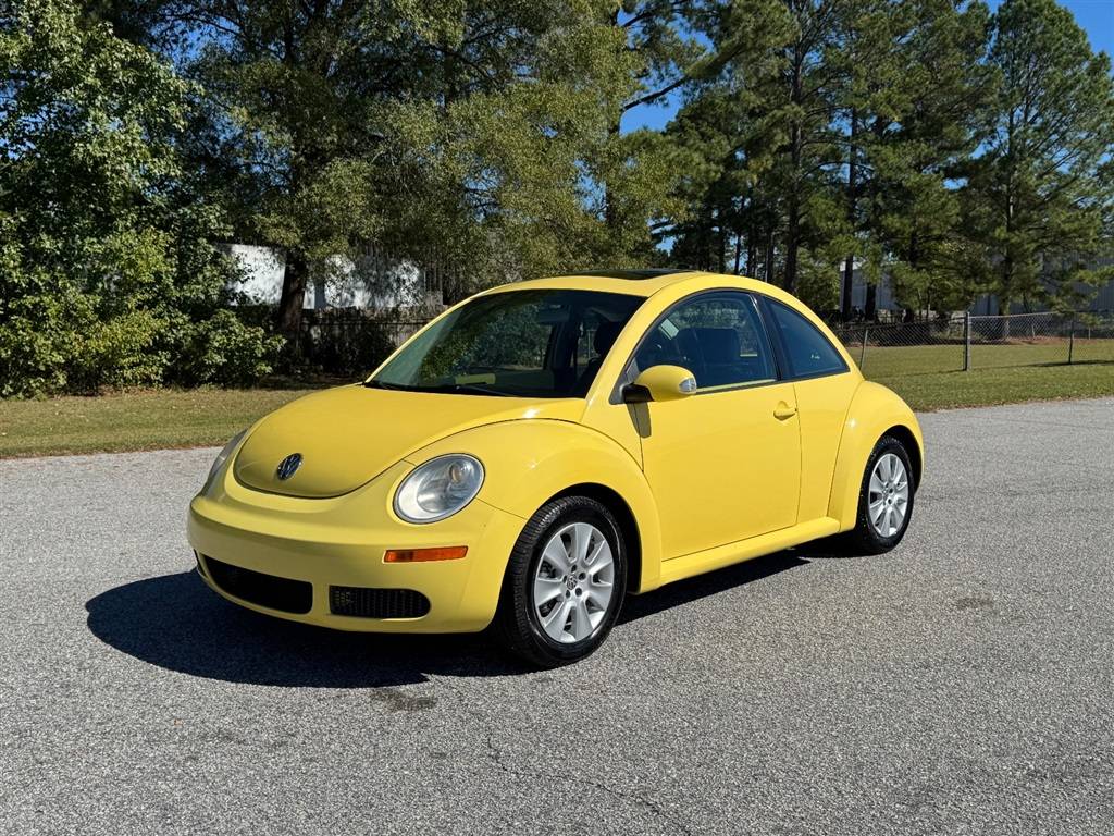 2009 Volkswagen New Beetle Base