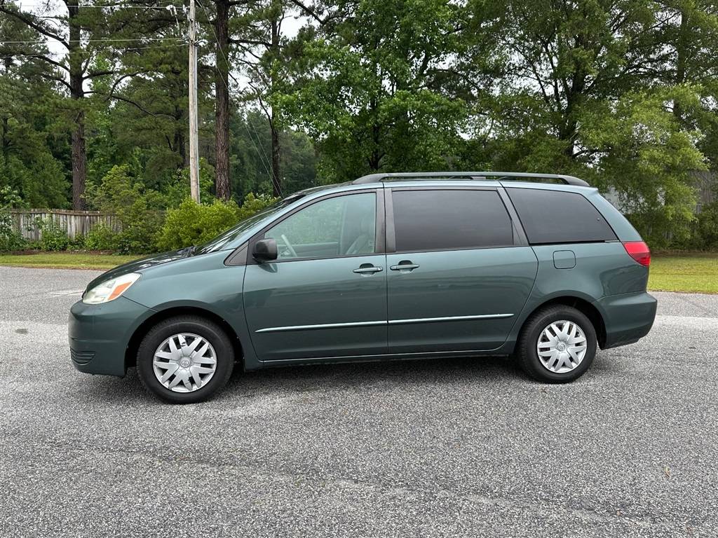2004 Toyota Sienna CE — Minivan — 180,117 mi — Smithfield, NC