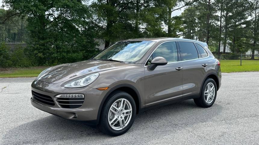 2014 Porsche Cayenne Standard