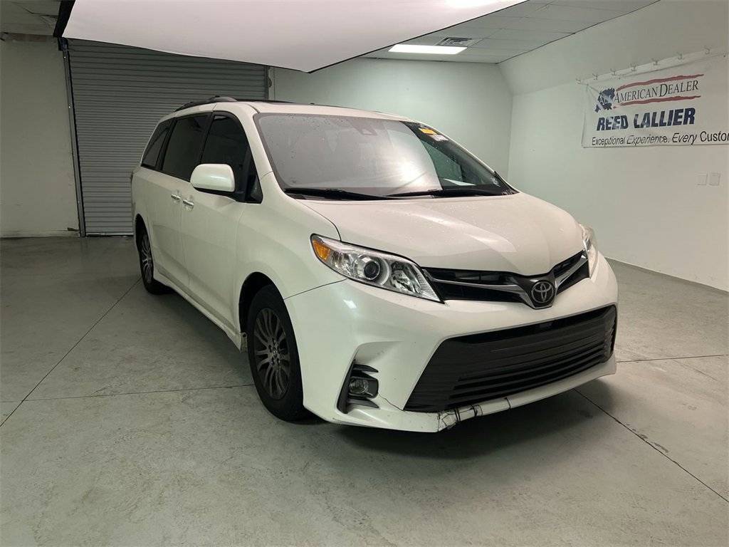 2018 Toyota Sienna XLE — Minivan — 58,588 mi — Fayetteville, NC