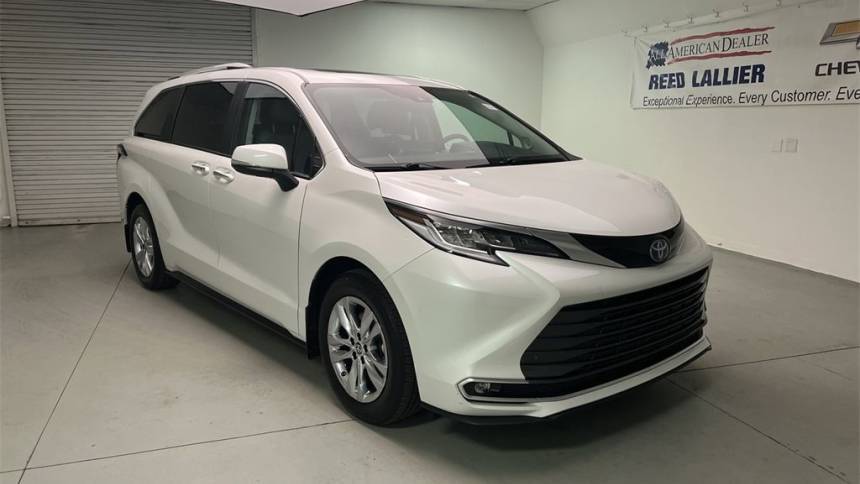 2024 Toyota Sienna Limited — Minivan — 6,405 mi — Fayetteville, NC