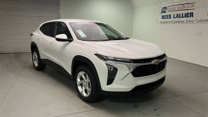 2025 Chevrolet Trax LS — SUV — 4,396 mi — Fayetteville, NC