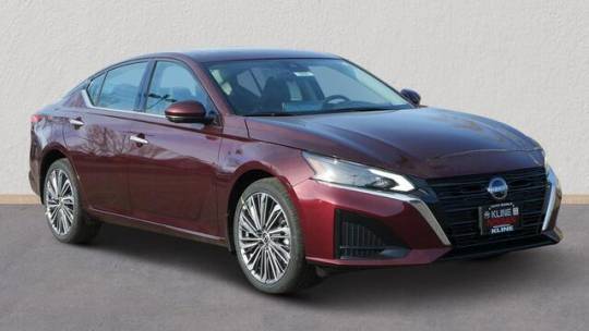 2025 Nissan Altima SL — Sedan — 2,943 mi — Maplewood, MN