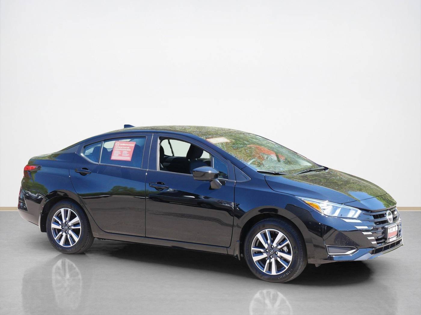 2024 Nissan Versa SV — Sedan — 2,463 mi — Maplewood, MN