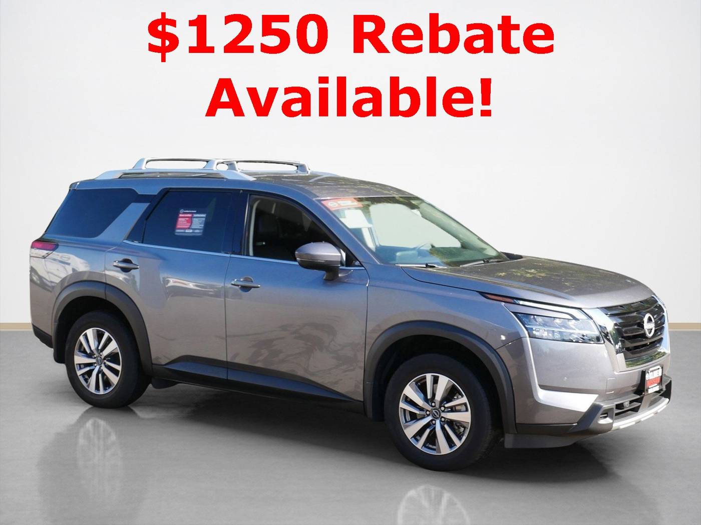 2023 Nissan Pathfinder SL — SUV — 21,156 mi — Maplewood, MN