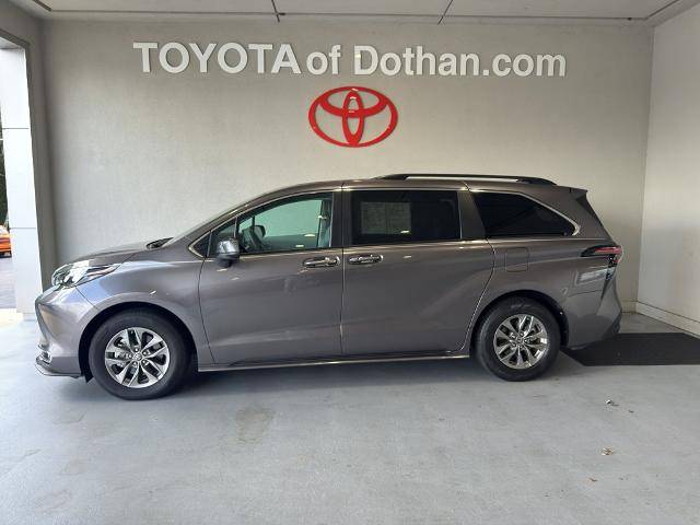 2024 Toyota Sienna XLE — Minivan — 29,755 mi — Dothan, AL