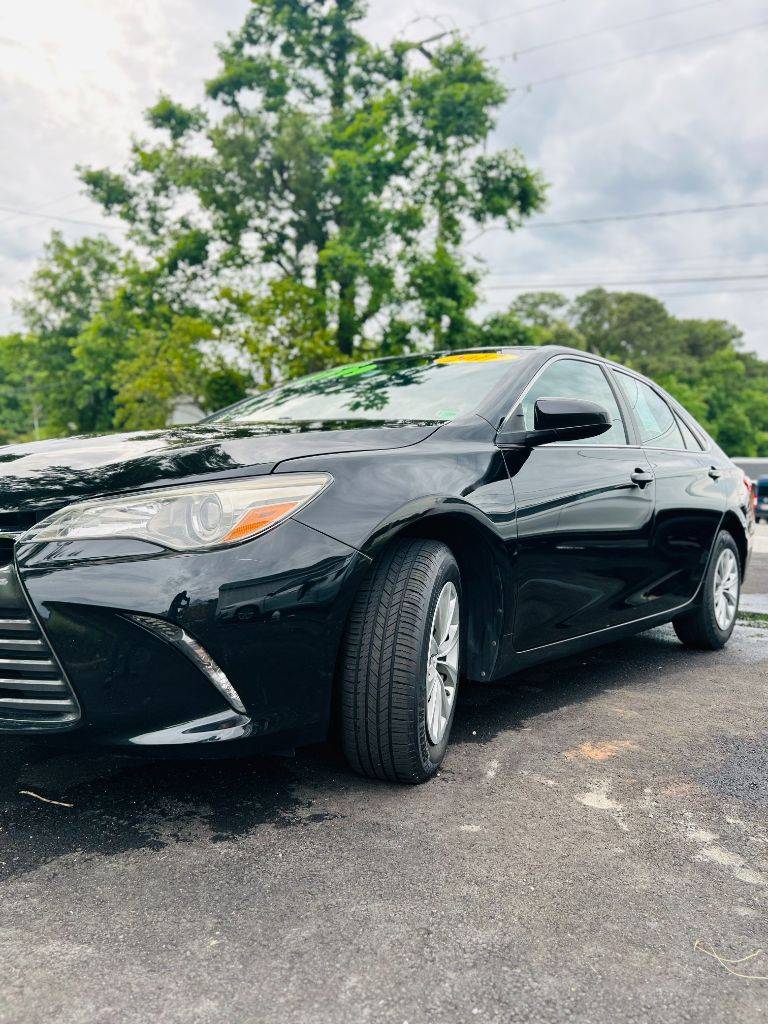 2017 Toyota Camry LE — Sedan — 174,145 mi — Newport News, VA