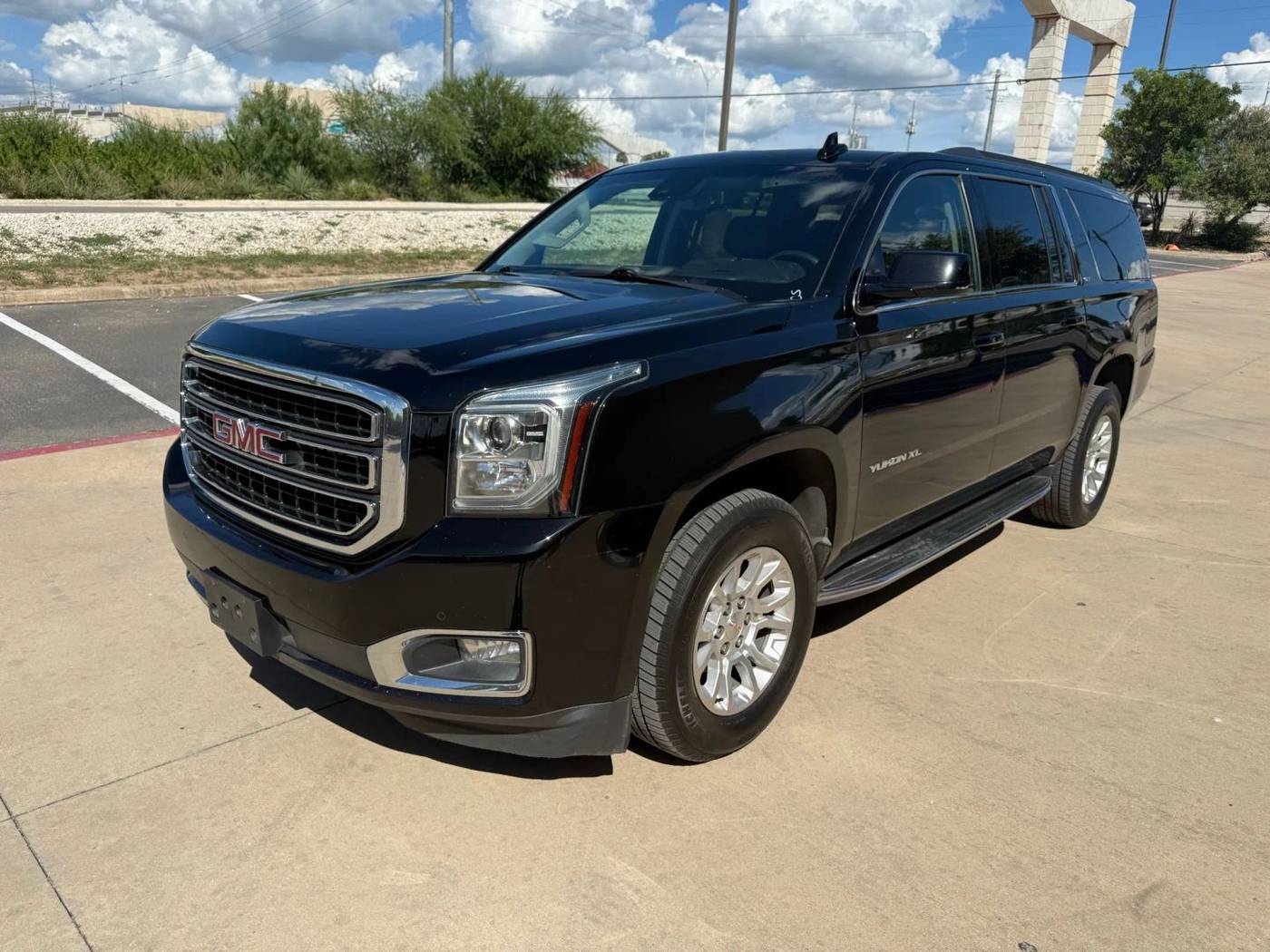 2020 GMC Yukon SLT — SUV — 123,815 mi — San Antonio, TX