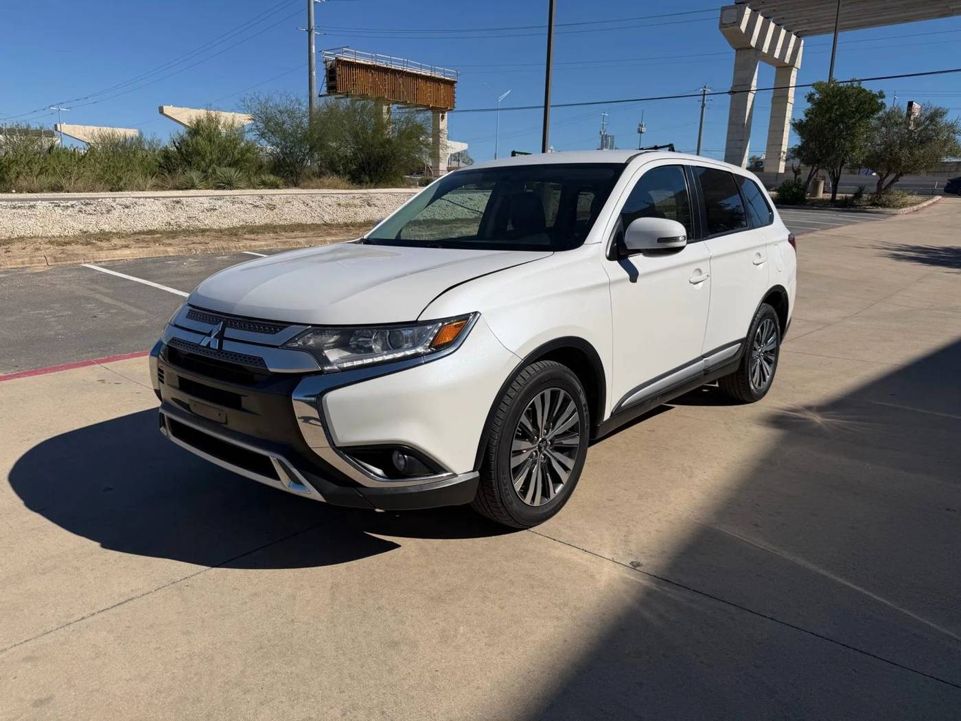 2019 Mitsubishi Outlander SE — SUV — 104,737 mi — San Antonio, TX
