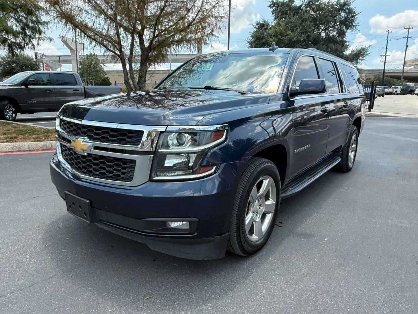 2019 Chevrolet Suburban LT — SUV — 122,290 mi — San Antonio, TX