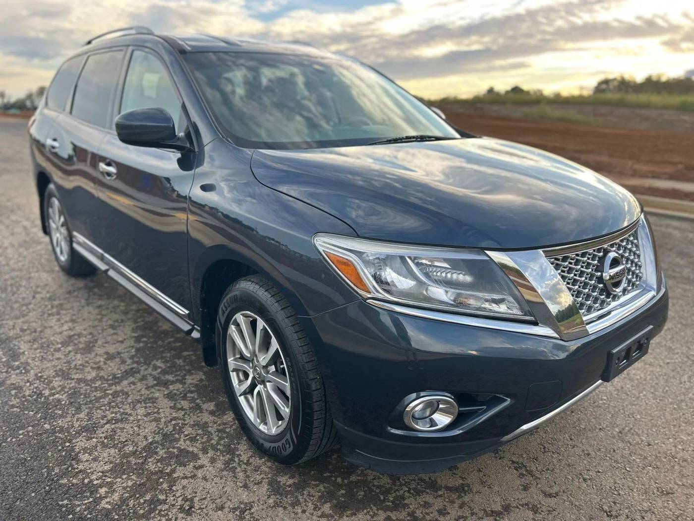 2014 Nissan Pathfinder SL — SUV — 98,543 mi — Sterling, VA