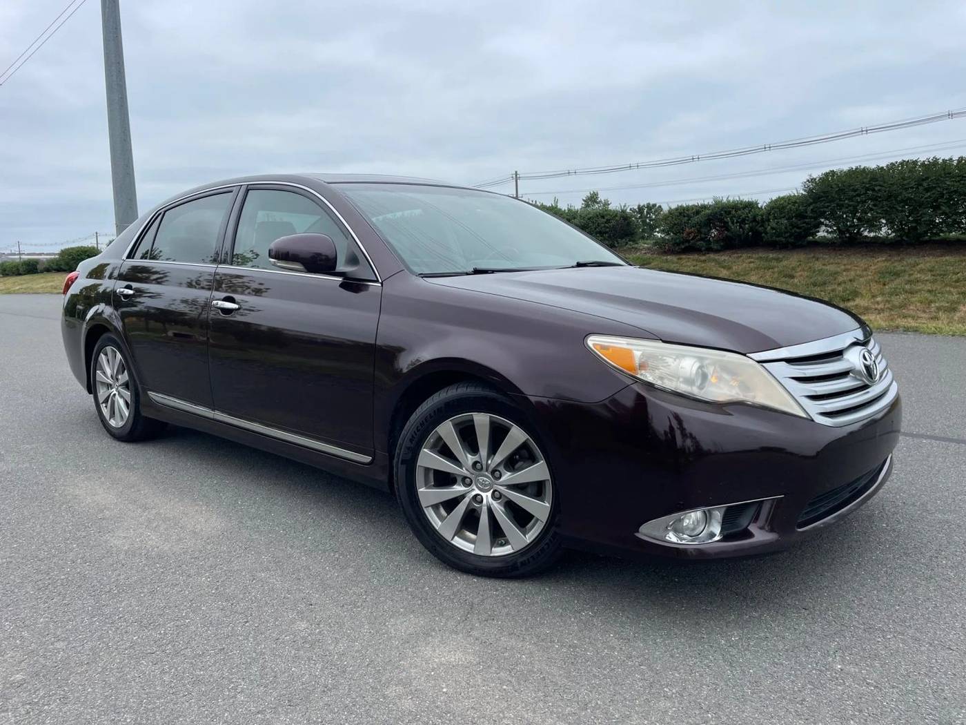 2011 Toyota Avalon Limited — Sedan — 177,717 mi — Sterling, VA