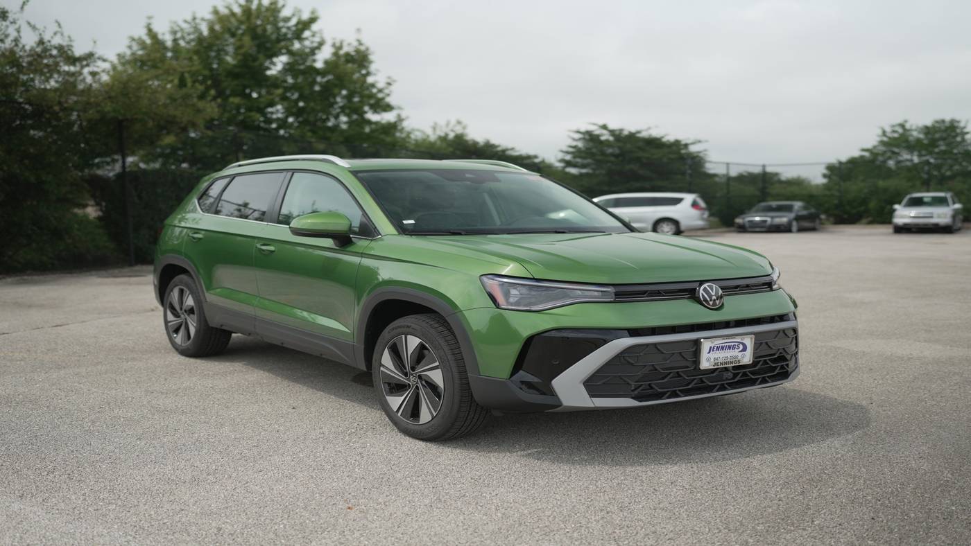 2025 Volkswagen Taos SE 4Motion