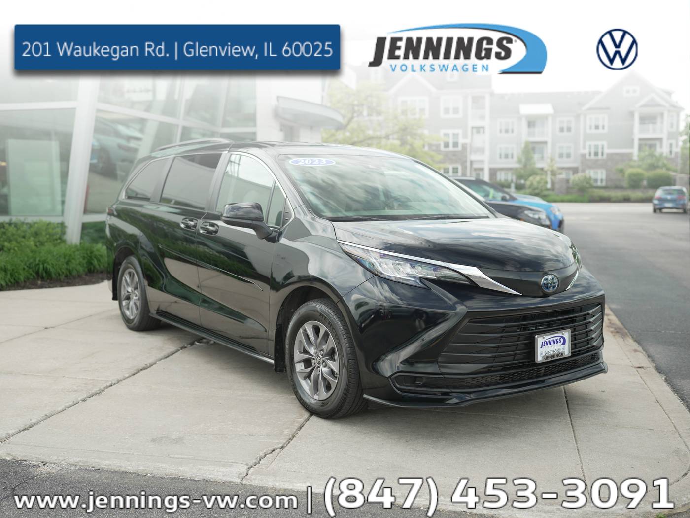 2023 Toyota Sienna LE — Minivan — 24,416 mi — Glenview, IL