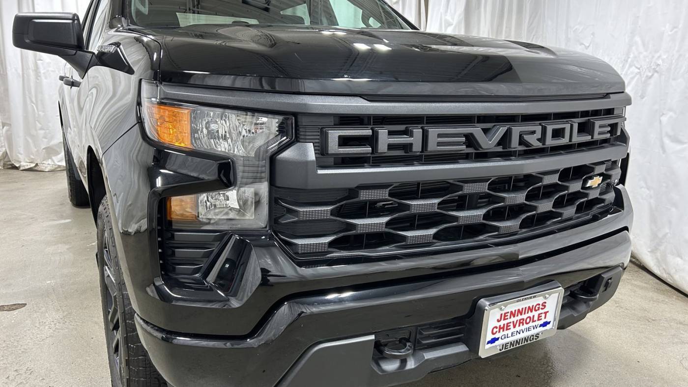 2022 Chevrolet Silverado 1500 Custom — Pickup Truck — 12,735 mi — Glenview, IL
