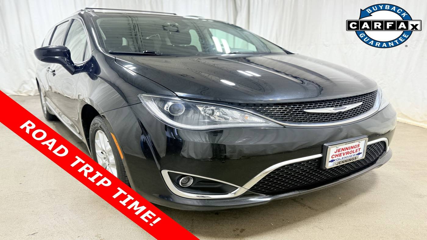 2020 Chrysler Pacifica Touring L — Minivan — 99,891 mi — Glenview, IL