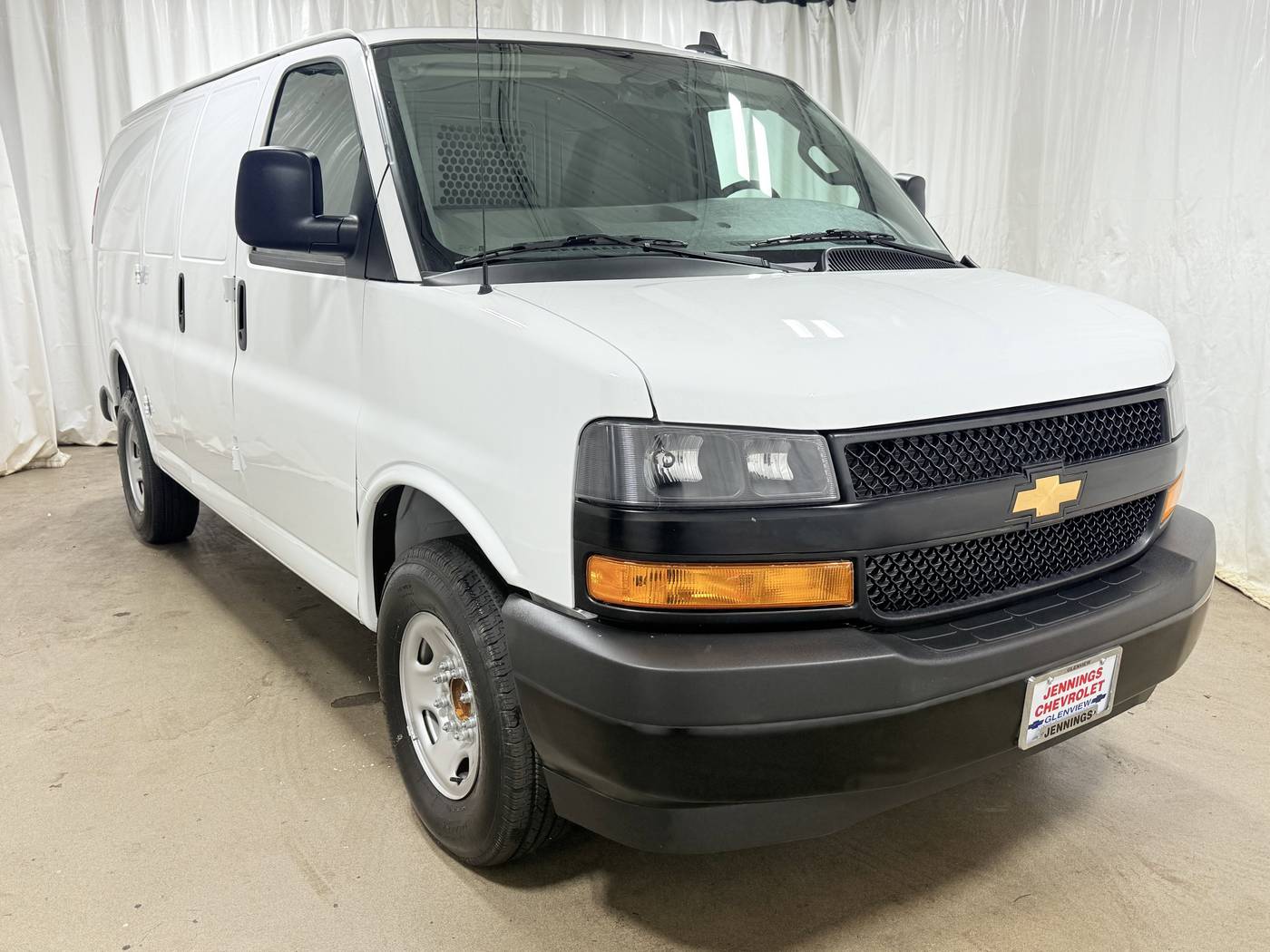 2024 Chevrolet Express Cargo Van Base — Cargo Van — 24 mi — Glenview, IL