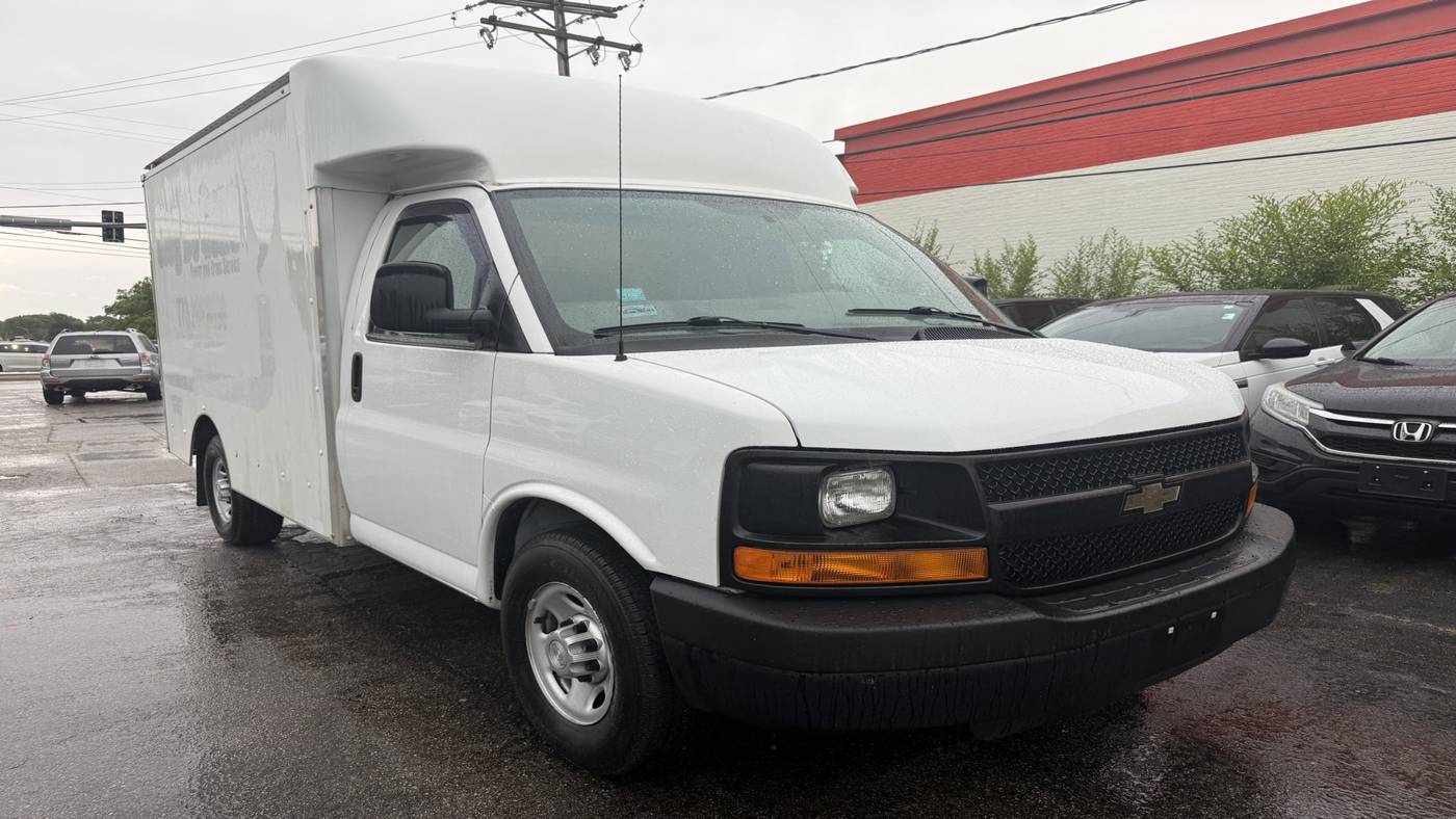2014 Chevrolet Express Commercial Cutaway 3500 — Chassis Cab Truck — 138,919 mi — Glenview, IL