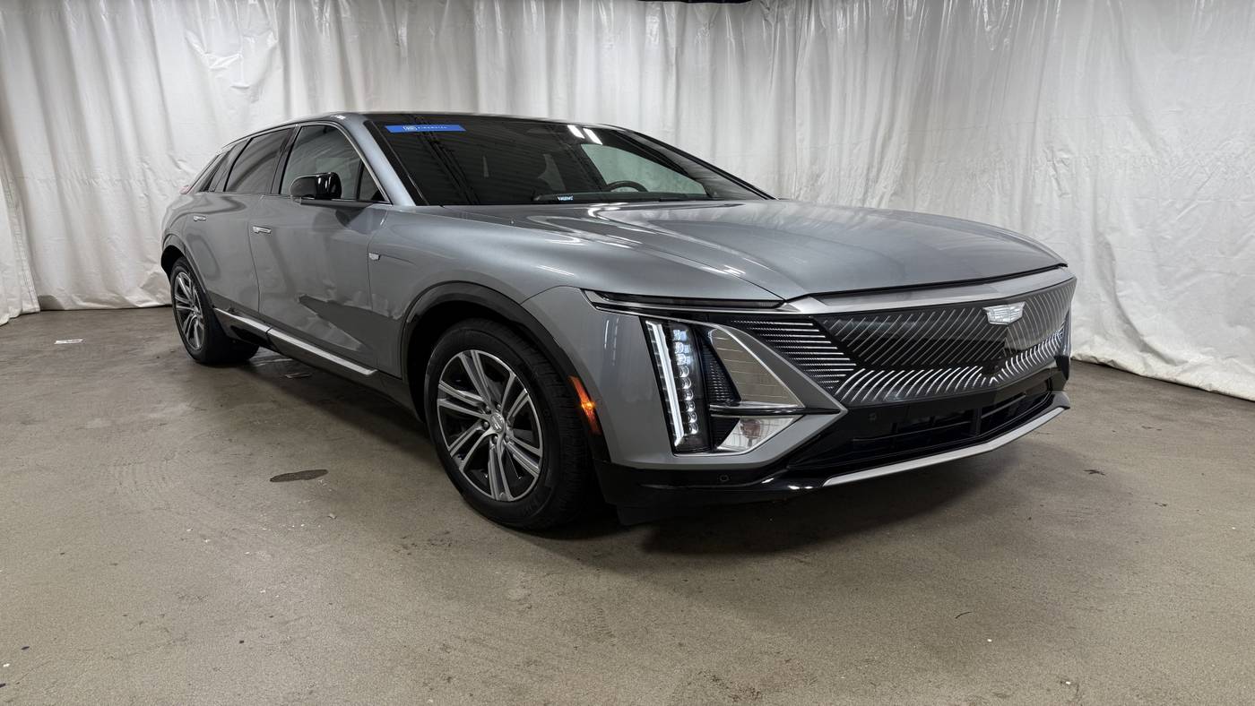 2024 Cadillac LYRIQ Luxury — SUV — 1,592 mi — Glenview, IL
