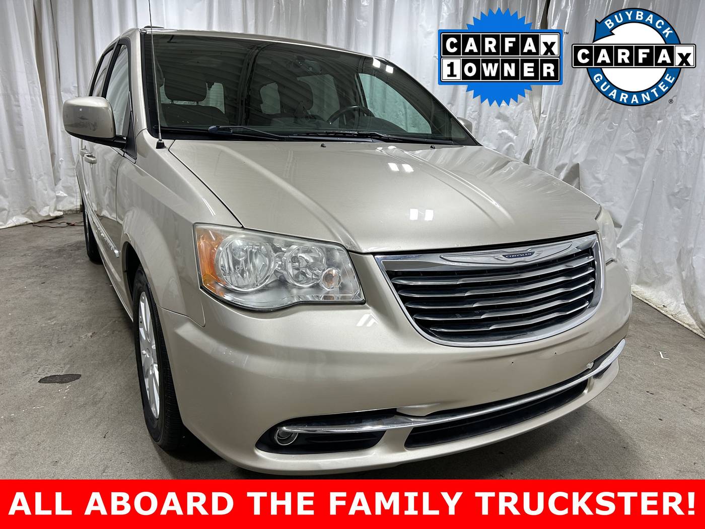2014 Chrysler Town & Country Touring — Minivan — 99,214 mi — Glenview, IL
