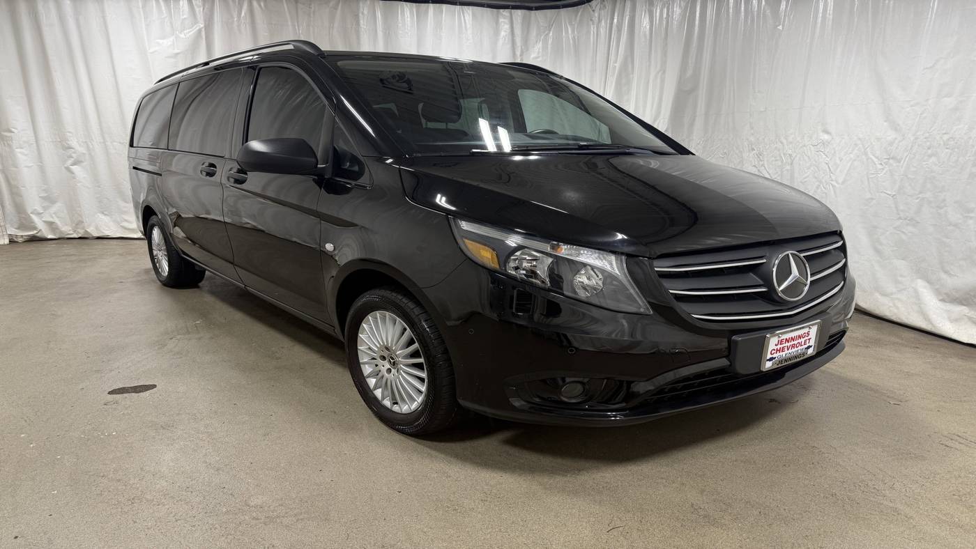 2023 Mercedes-Benz Metris Passenger Van Standard — Passenger Van — 5,984 mi — Glenview, IL