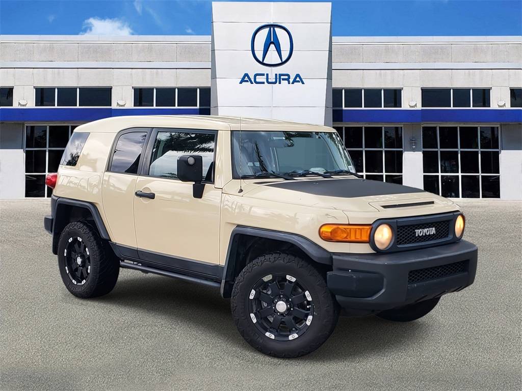 2010 Toyota FJ Cruiser Base — SUV — 126,118 mi — Pembroke Pines, FL
