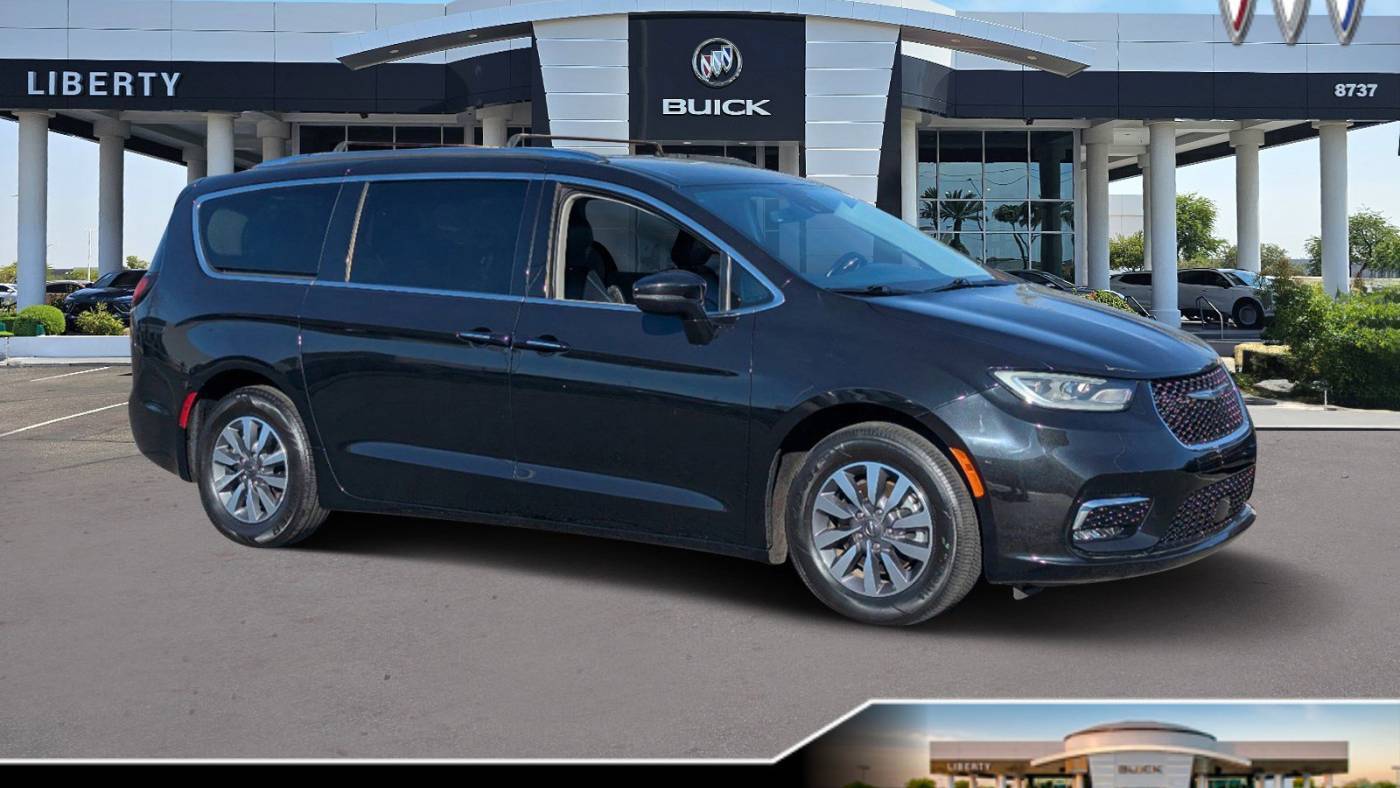 2021 Chrysler Pacifica Touring L — Minivan — 27,832 mi — Peoria, AZ