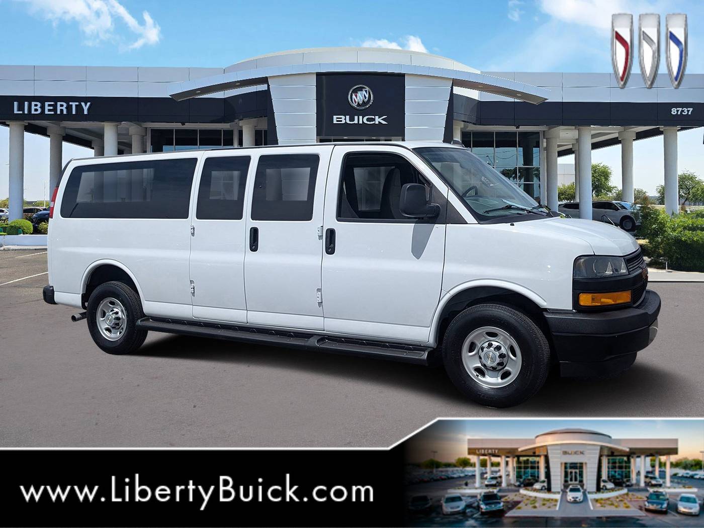 2020 Chevrolet Express Passenger LT — Passenger Van — 33,385 mi — Peoria, AZ