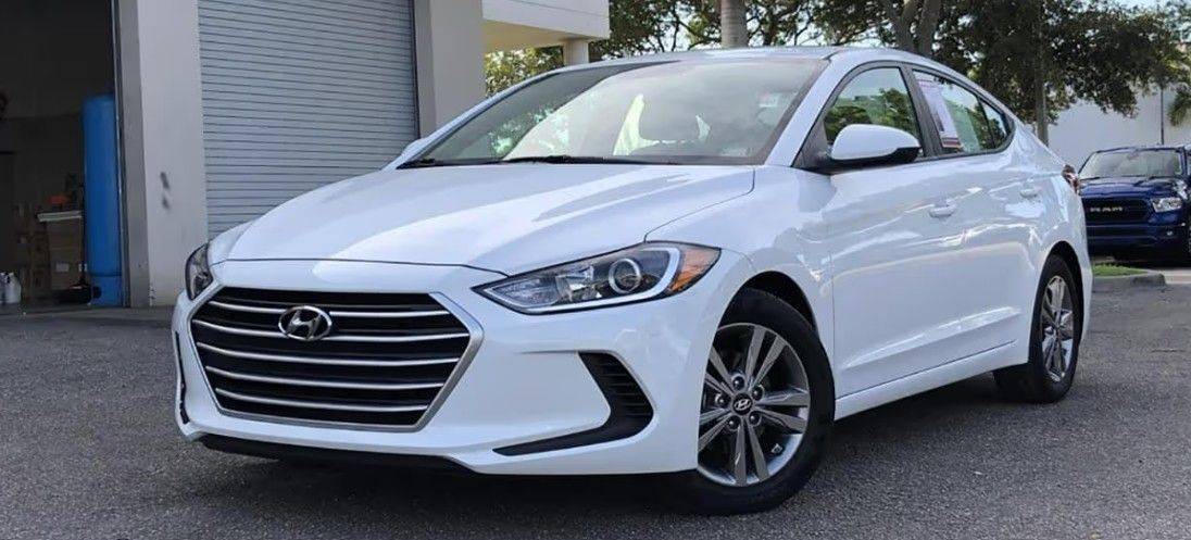2017 Hyundai Elantra SE — Sedan — 117,388 mi — Tampa, FL