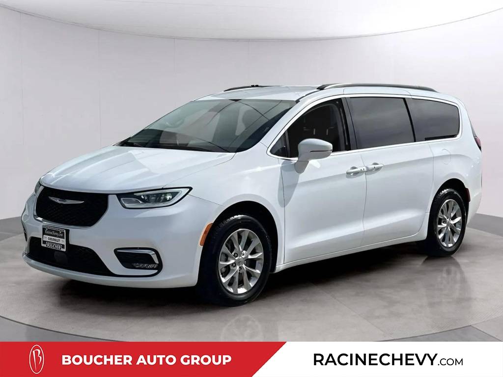 2022 Chrysler Pacifica Touring L — Minivan — 62,025 mi — Racine, WI