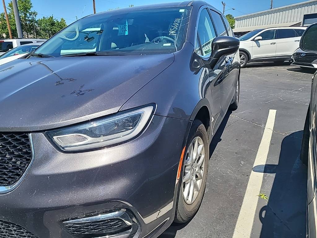 2023 Chrysler Pacifica Touring L — Minivan — 66,889 mi — Riverdale, GA