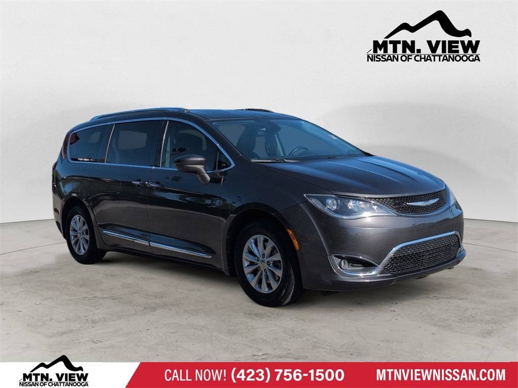 2018 Chrysler Pacifica Touring L — Minivan — 143,810 mi — Chattanooga, TN