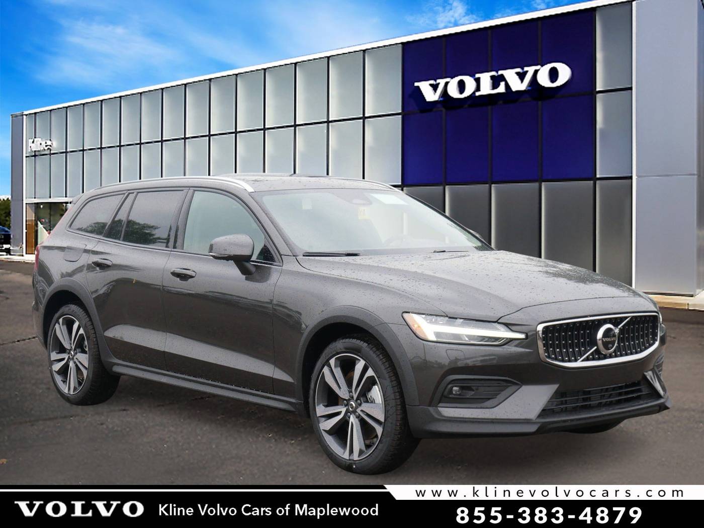 2025 Volvo V60 Cross Country B5 Plus