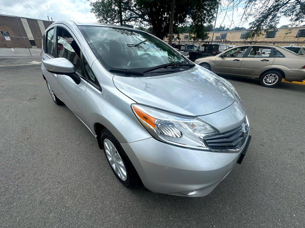 2015 Nissan Versa 1.6 SV — Hatchback — 17,099 mi — Hasbrouck Heights, NJ