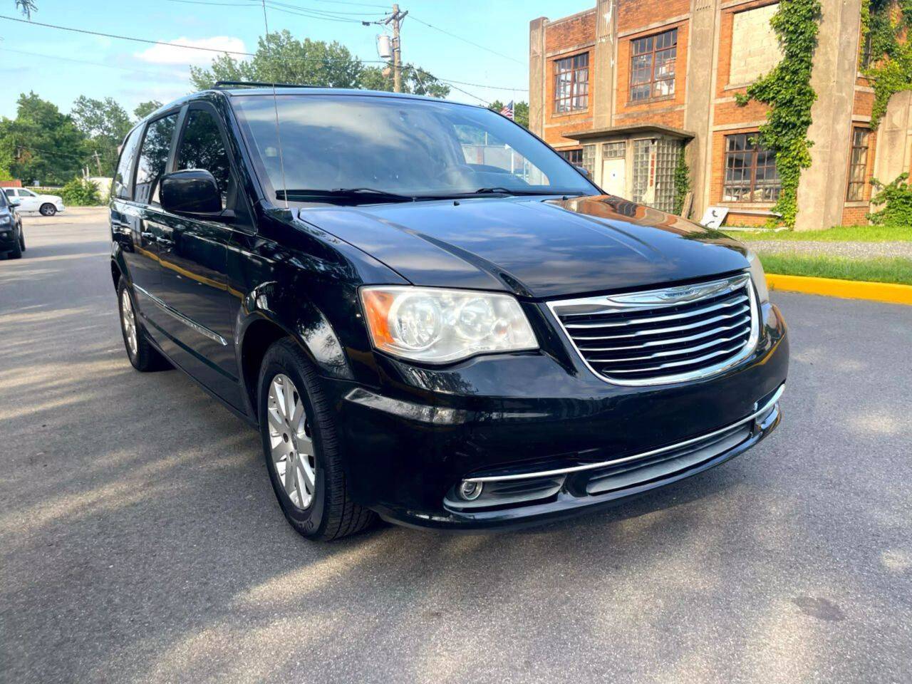 2014 Chrysler Town & Country Touring — Minivan — 113,929 mi — Hasbrouck Heights, NJ