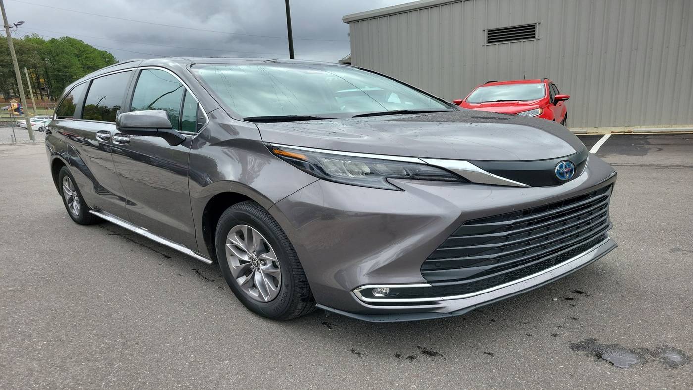2024 Toyota Sienna XLE — Minivan — 19,129 mi — Birmingham, AL