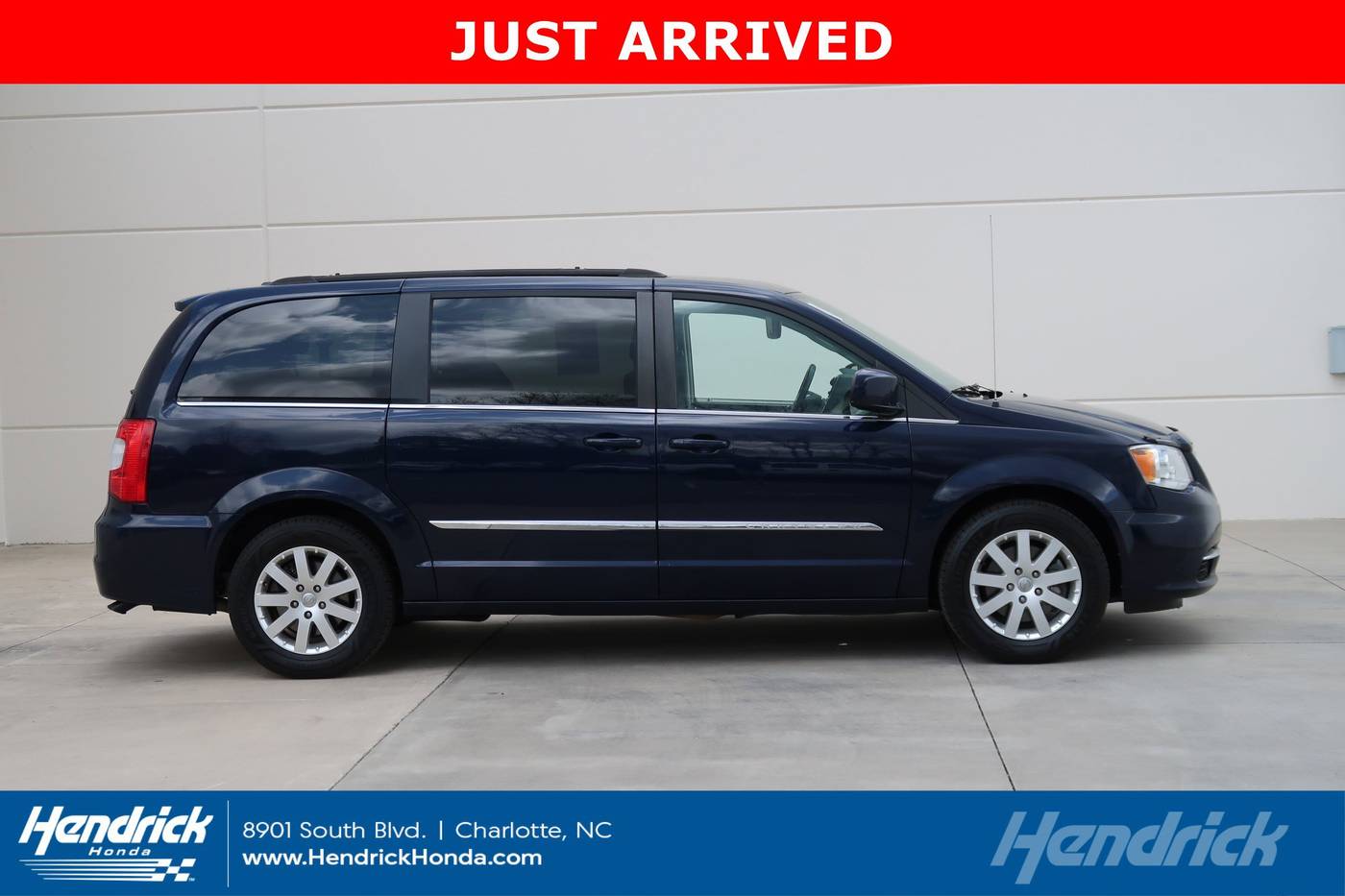 2016 Chrysler Town & Country Touring — Minivan — 60,660 mi — Charlotte, NC