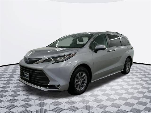 2022 Toyota Sienna XLE — Minivan — 30,120 mi — Baltimore, MD