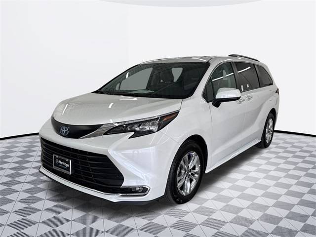 2024 Toyota Sienna XLE — Minivan — 10,080 mi — Baltimore, MD