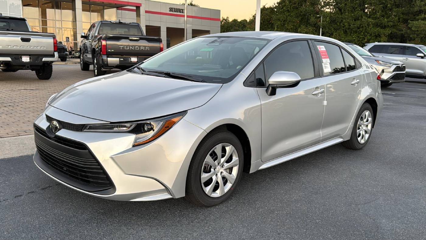 2025 Toyota Corolla LE — Sedan — 4,977 mi — Macon, GA