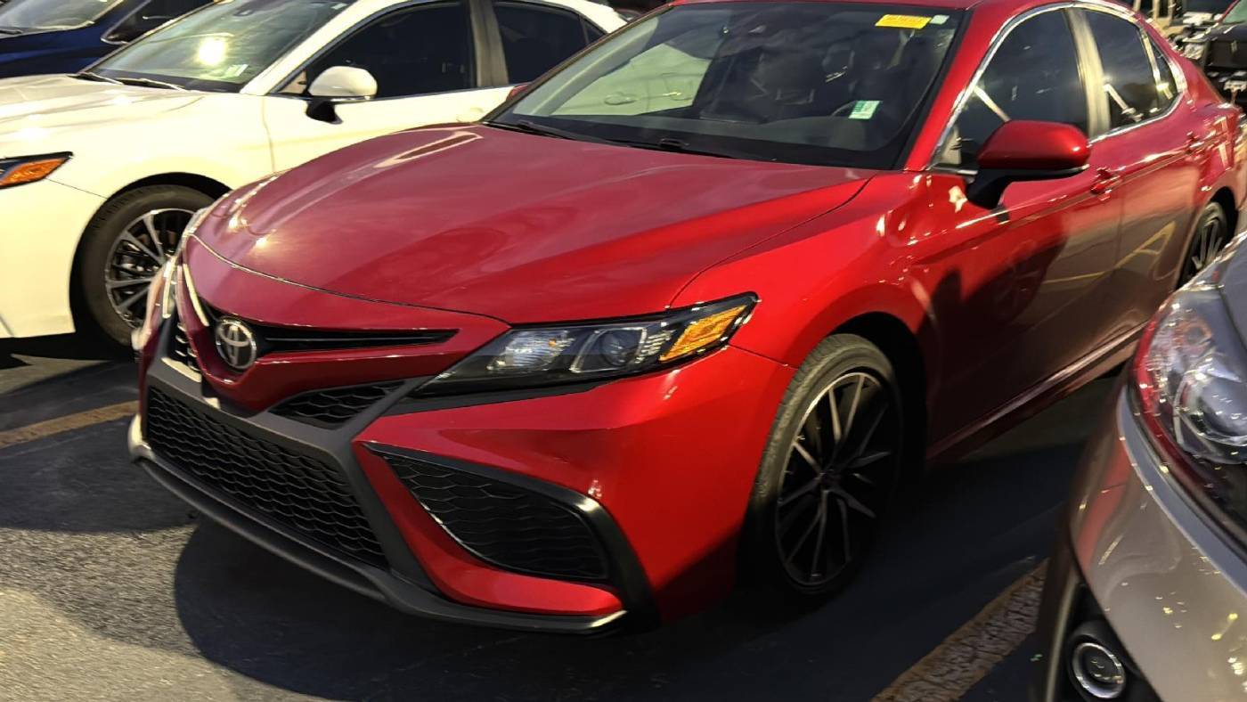 2021 Toyota Camry SE — Sedan — 47,570 mi — Macon, GA