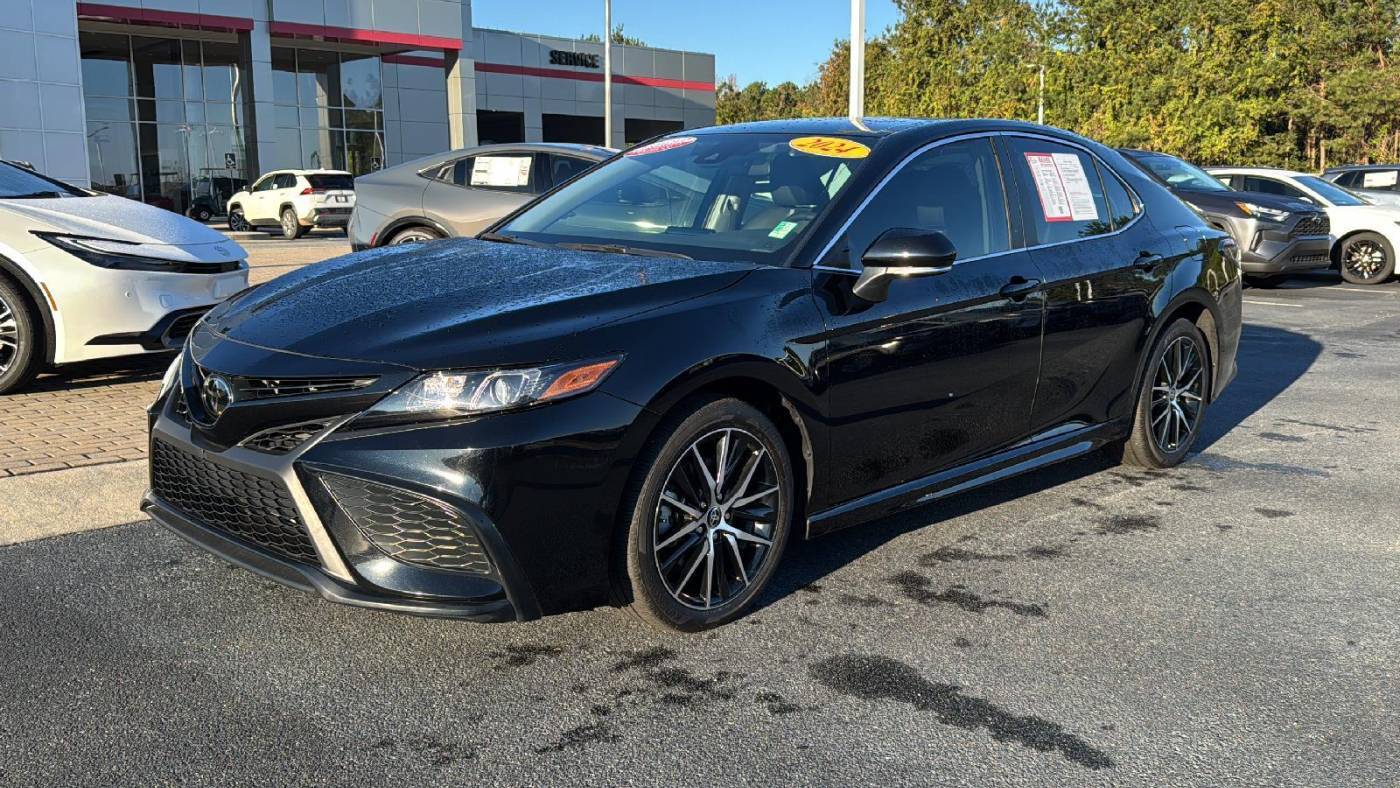 2024 Toyota Camry SE — Sedan — 13,927 mi — Macon, GA