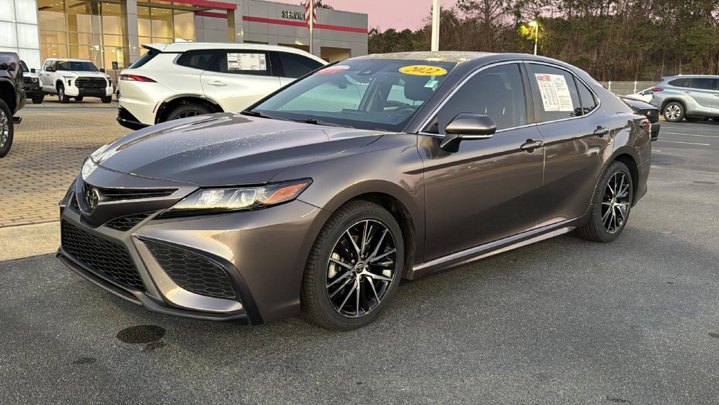2022 Toyota Camry SE — Sedan — 110,385 mi — Macon, GA