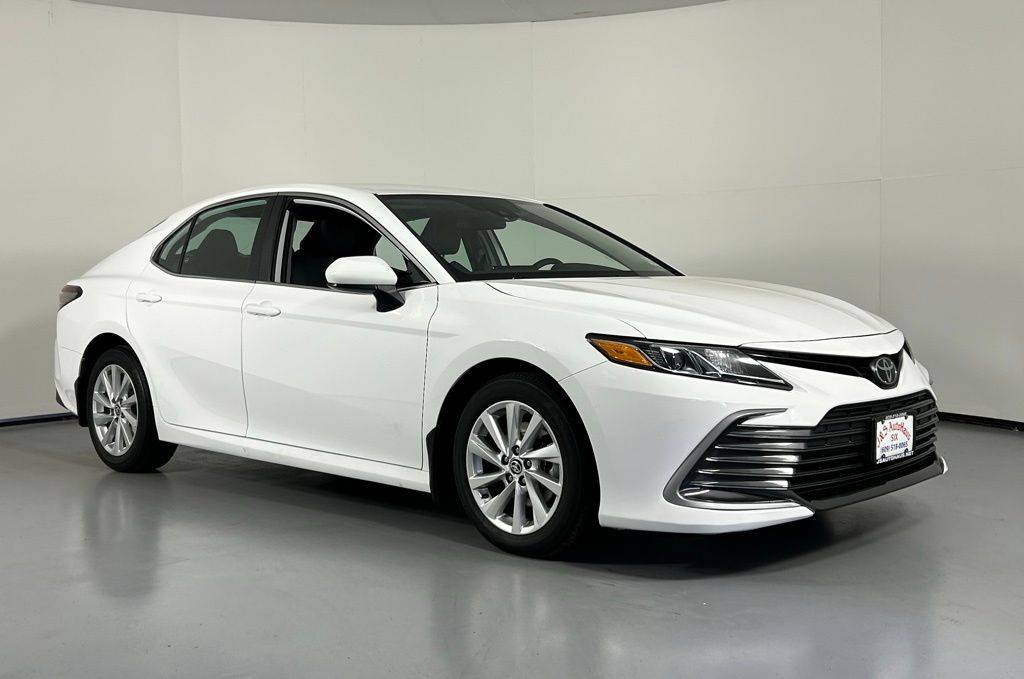 2024 Toyota Camry LE — Sedan — 32,940 mi — Westampton, NJ