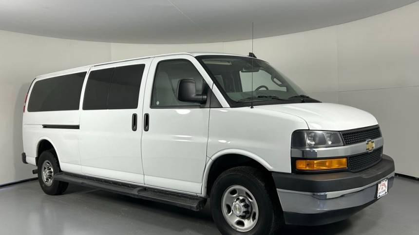 2023 Chevrolet Express Passenger LT — Passenger Van — 40,830 mi — Westampton, NJ