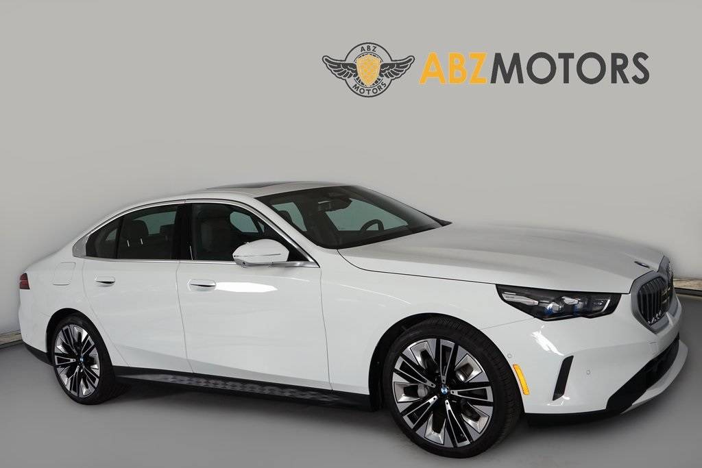 2025 BMW 5 Series 530i — Sedan — 17,871 mi — Houston, TX