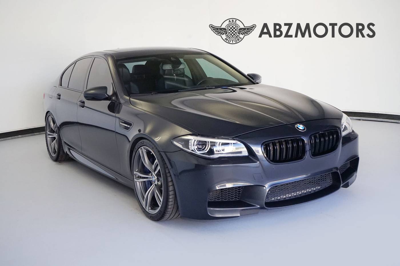 2014 BMW M5 Standard